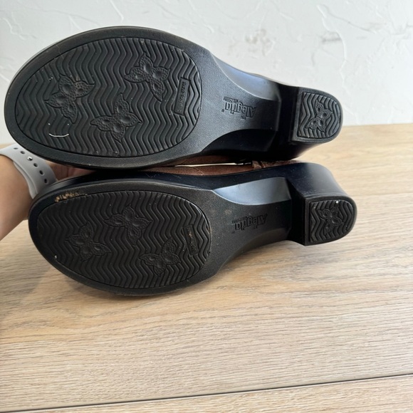 Alegria Hannah Saddle in Brown Ruffle Leather Ankle Bootie - Picture 5 of 5